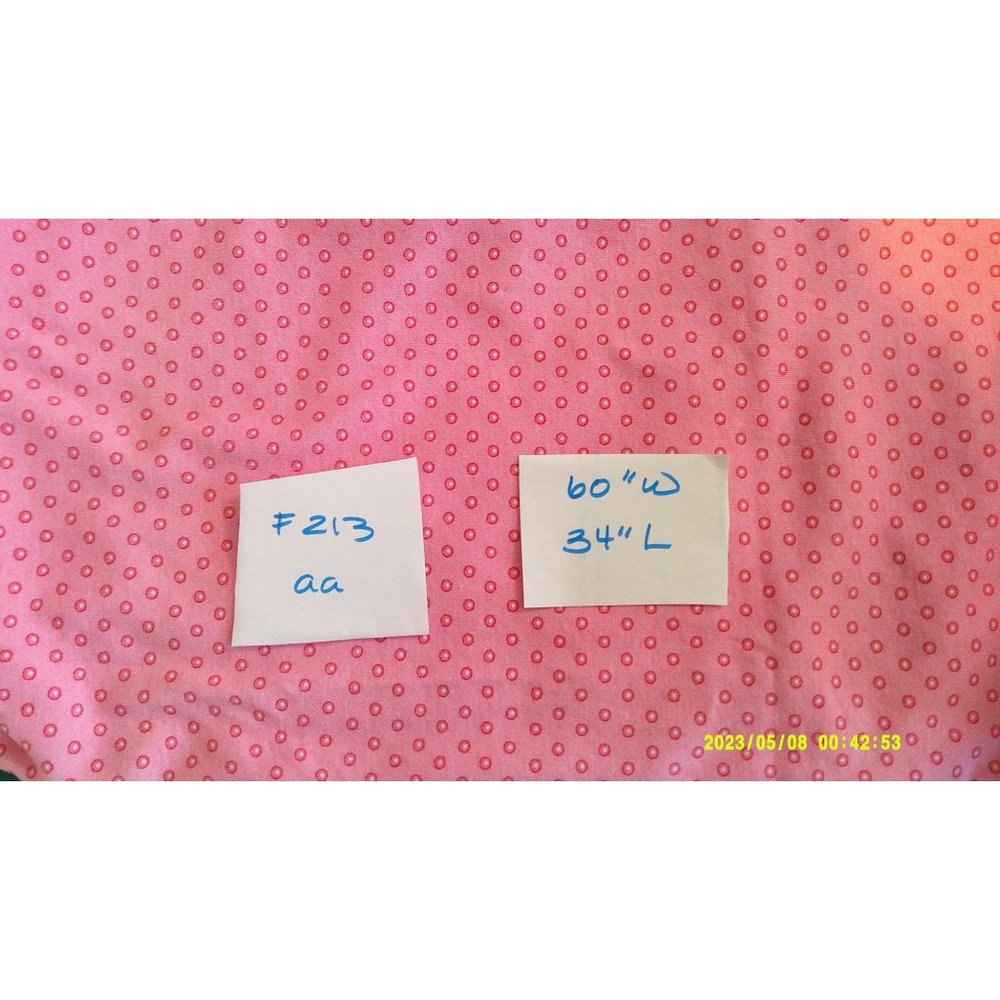 Stretchy Fabric * 1.75 yards * Sewing * Quilting * Blankets * Crafts F213 aa